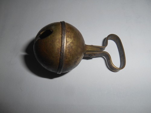 Chasse grelot ancien bronze - *chasse,