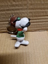 FIGURINE ANCIENNE PVC PLASTIQUE les Peanuts Snoopy aviateur PORTE CLEFS