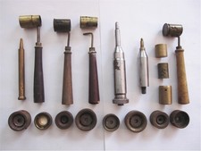 Lot chasse doseurs de poudre désamorceurs pièces sertisseur 5