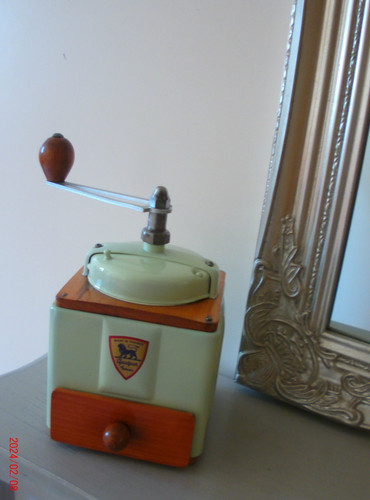 Ancien moulin cafe peugeot - ,