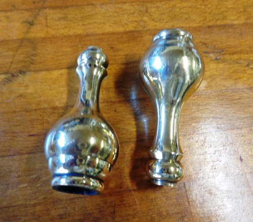 Paire anciens glands - paire,