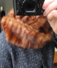 Longue écharpe utilisable en snood fourrure vison upcycling marron