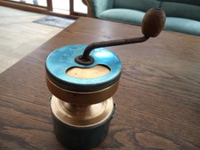 ANCIEN MOULIN A CAFE " AS HOP " EN ALU BLEU ET DORE