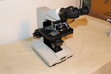 en l'état à réviser microscope de laboratoire professionnel nikon labophot