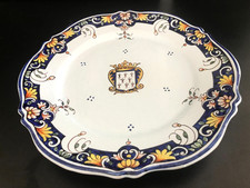 grand plat au blason -