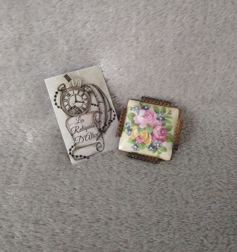 Ancienne broche carré - , en