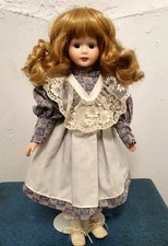 Poupée d'artiste poupée en