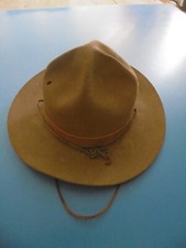 ANCIEN CHAPEAU DE SCOUT -