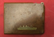 Briquet dans un étui à