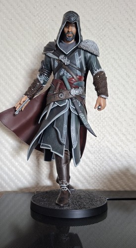 Figurine officielle ezio - officielle,