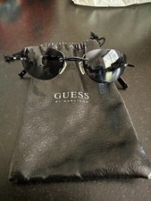 LUNETTES DE SOLEIL GUESS NOIRES NON CERCLEES AVEC ETUI
