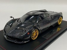 Two Eleven Model 1:18 Pagani