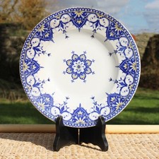 Ancienne assiette creuse en faïence de U & C Sarreguemines modèle Cluny