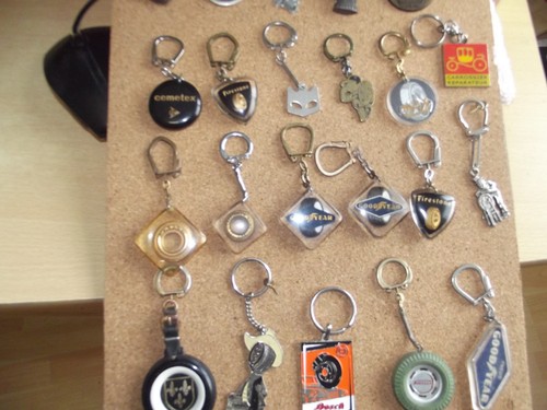 Bon lot porte clefs - lot,