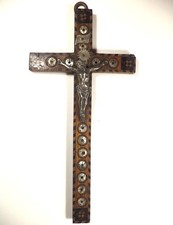 GRAND CRUCIFIX RELIQUAIRE JÉRUSALEM XIXe – BOIS D’OLIVIER & MARQUETERIE