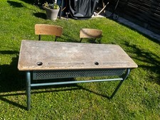 Pupitre écolier d’époque marron deux places avec assises 