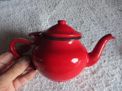 Petite cafetière tôle - petite,