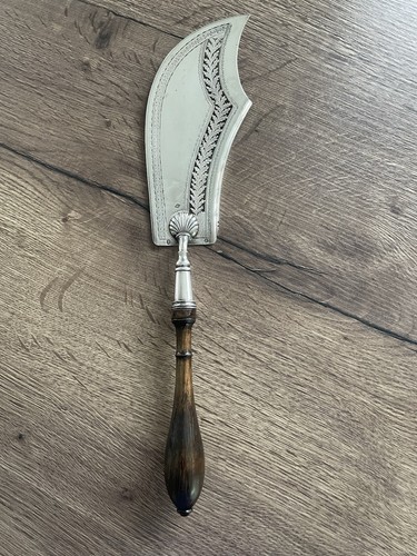 Ancienne pelle servir en - a,
