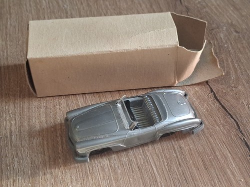 Voiture publicitaire cadum - publicitaire,