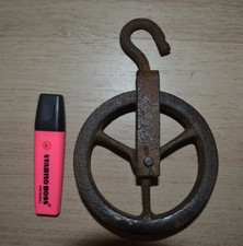 Poulie ancienne en fonte