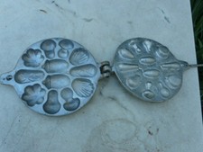 ancien moule à gateaux gaufres gaufrettes , chocolats ? en métal