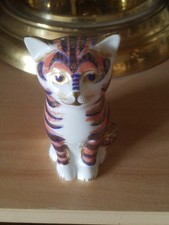 Figurine chat assis Royal