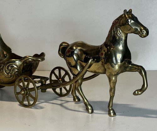 Cheval avec calèche laiton - avec,