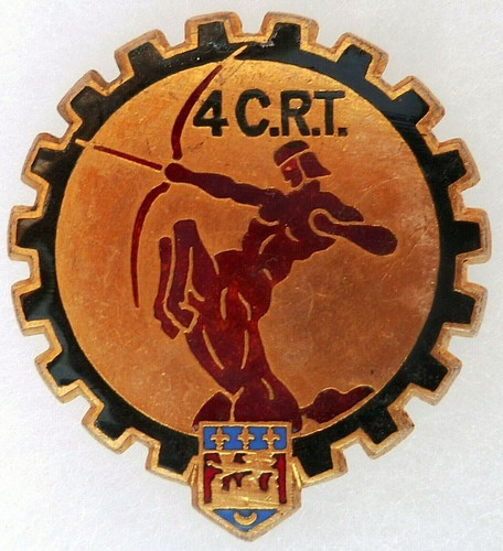 Insigne badge émail - 4°, crt