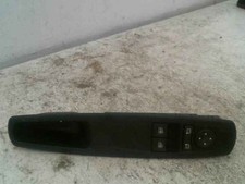 Commande leve-glace porte avant droit code piece= 448598 Renault SCENIC III