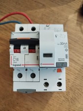 bloc différentiel legrand dx3 2p type ac30ma 410401 + disjoncteur DX³ C16 16a