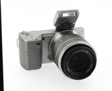 Sony Alfa  Nex-5 avec Sony E 3.5-5.6 / 18-55 mm OSS nex 5 numéro 4727448