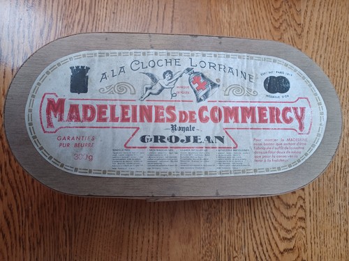 Boîte ancienne vide - ancienne,