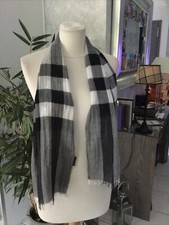 Chèche écharpe BURBERRY tartan gris/noir tres bon état