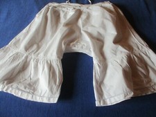 Panty ancien N°9 culotte non fendue de femme grand mère coton jours volants