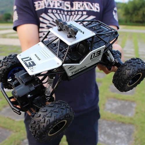 Voiture tout terrain 4x4 - voiture, tout-terrain