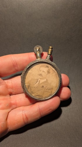 Briquet poilu art de - briquet,