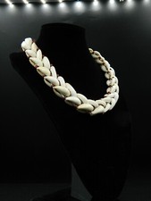 F8-Collier de Perles de