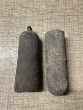Paire de Poids d’horloge Comtoise Ancienne en fonte /4,9 et 4,550 kg
