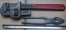 OUTILS  ANCIENS, clé , pince