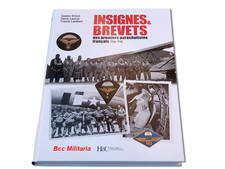 INSIGNES ET BREVETS DES