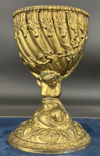 Vase coupe calice régule