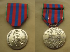 Médaille  Commémorative Française  neuve taille Ordonnance