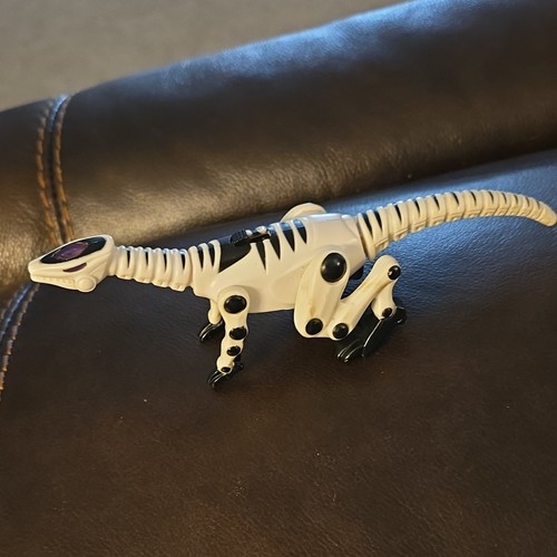 Wowwee roboraptor dinosaur - wowwee,