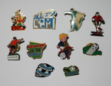 Lot de 10 Pin's + Attaches