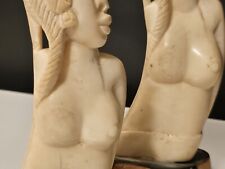 Paire De Dents de phacochère sculpée femme africaine aux seins nus Non protégé