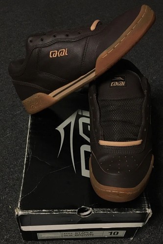 Vtg 2001 lakai staple - 2001,