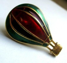 pin's couleur or Montgolfière émail rouge vert fermoir à pompe bijou rétro 2542 