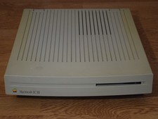 Apple Macintosh LC III + clavier et souris