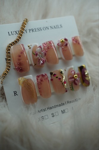 Press nails - on,, on