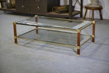 Table basse dans le goût de